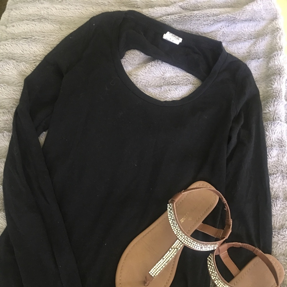 PINK long sleeve top with opening in the back